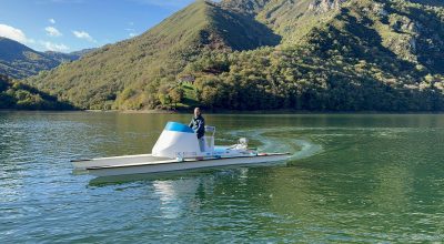 Barco eléctrico en Tanes, federación Asturiana de Piragüismo