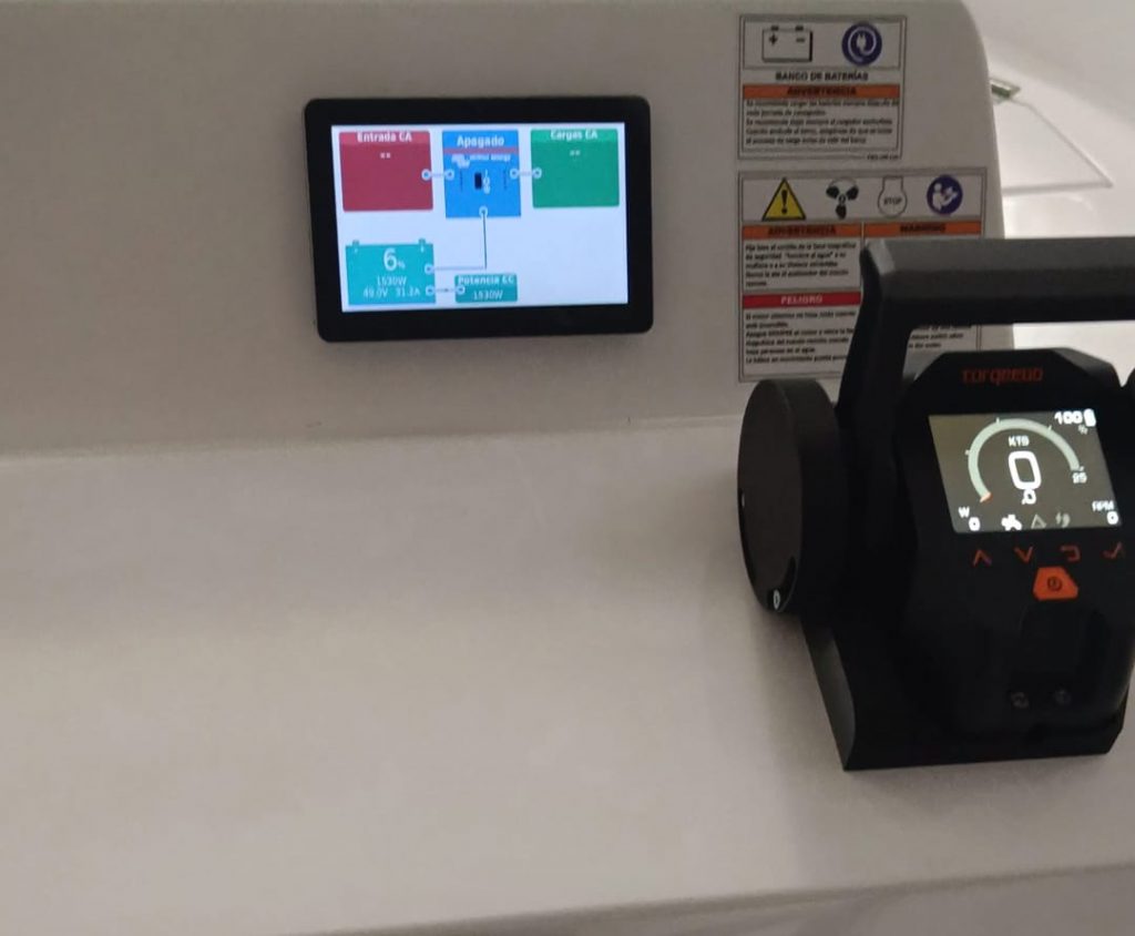 Sistema de monitorización energética y mando de propulsión en embarcación eléctrica
